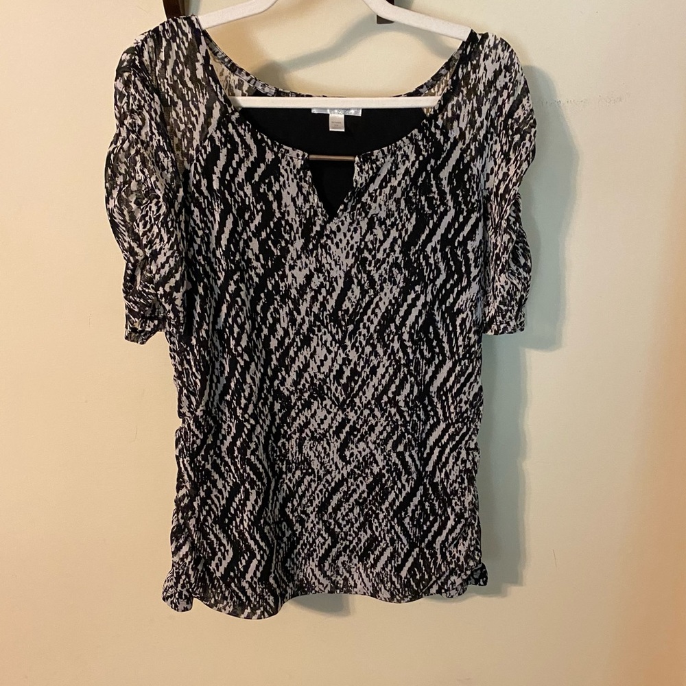 Dress Barn Black and White Top EUC